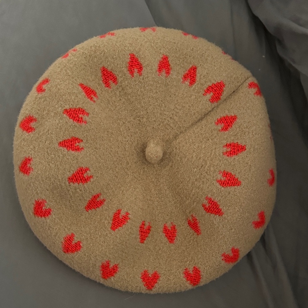 Maeve Anthropologie tan and red heart beret